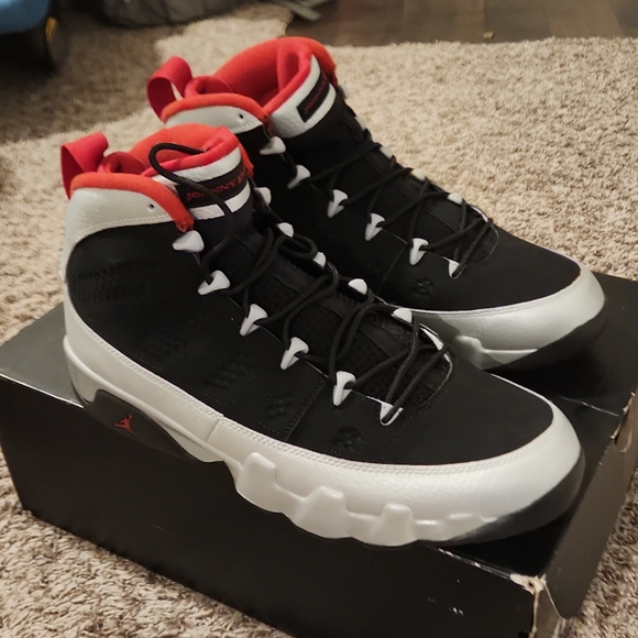 Air Jordan 9 Retro - Picture 1 of 4